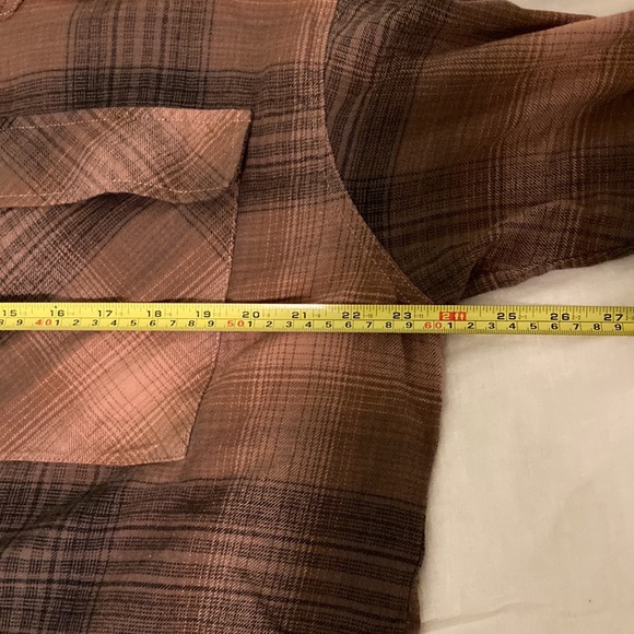 Arizona women’s flannel button down shirt. - Picture 6 of 6